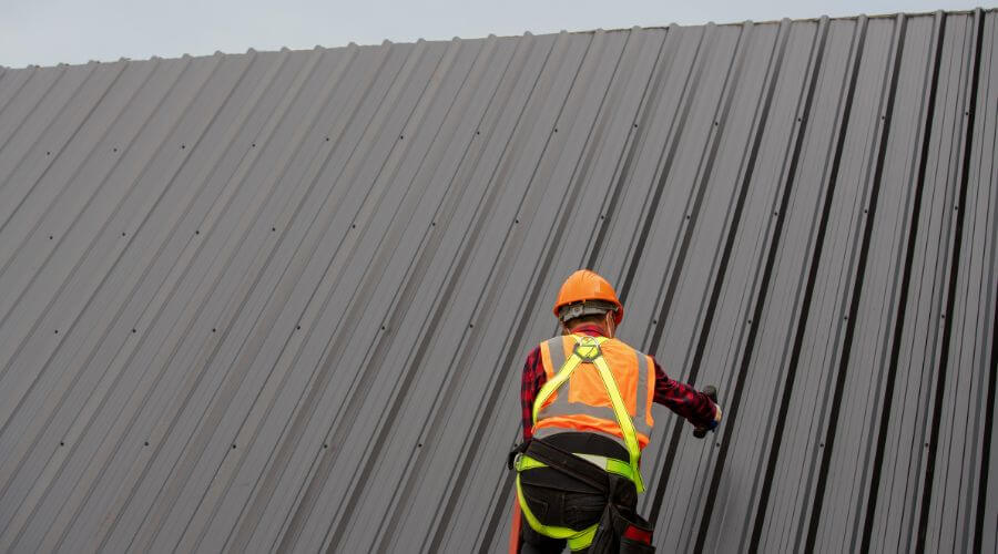Professional metal roof installation services in Turner, OR